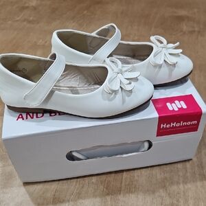 Girls White Dress Shoe